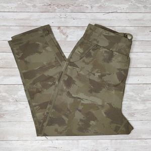 Training Girl Yoga Capri Camo Leggings XL (16/18)